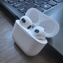 Load image into Gallery viewer, 2025 A4  Kopfhörer Earbuds
